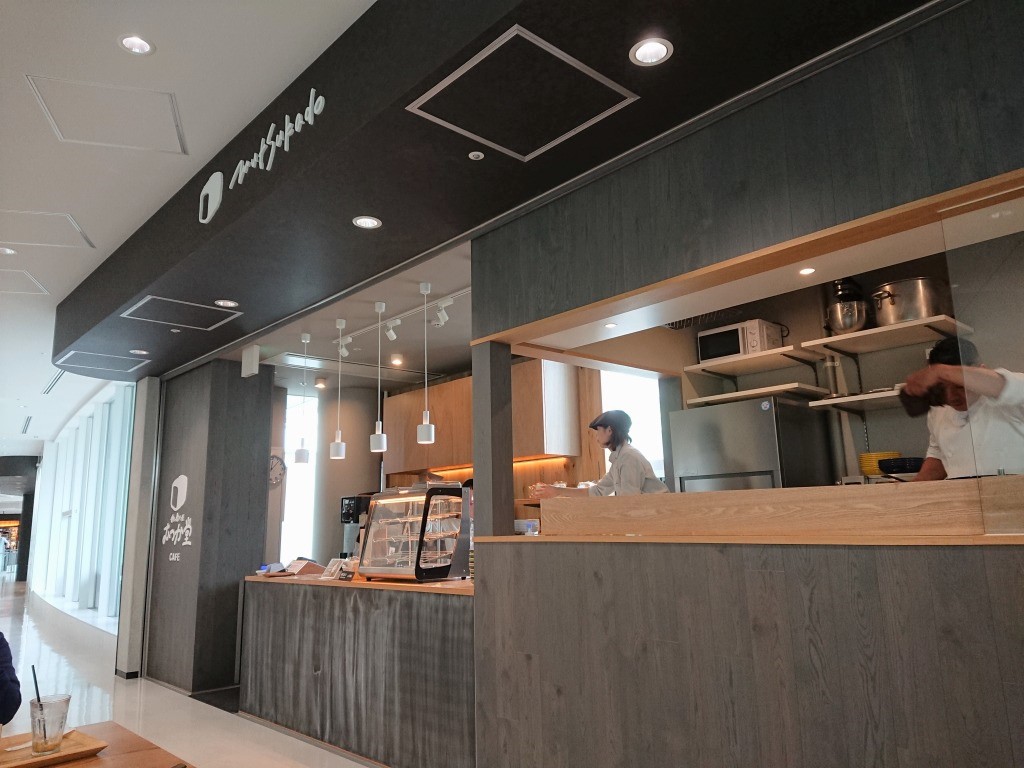 福岡 パン屋むつか堂カフェ が福岡空港にオープン テイクアウトok 旅とチョコレート